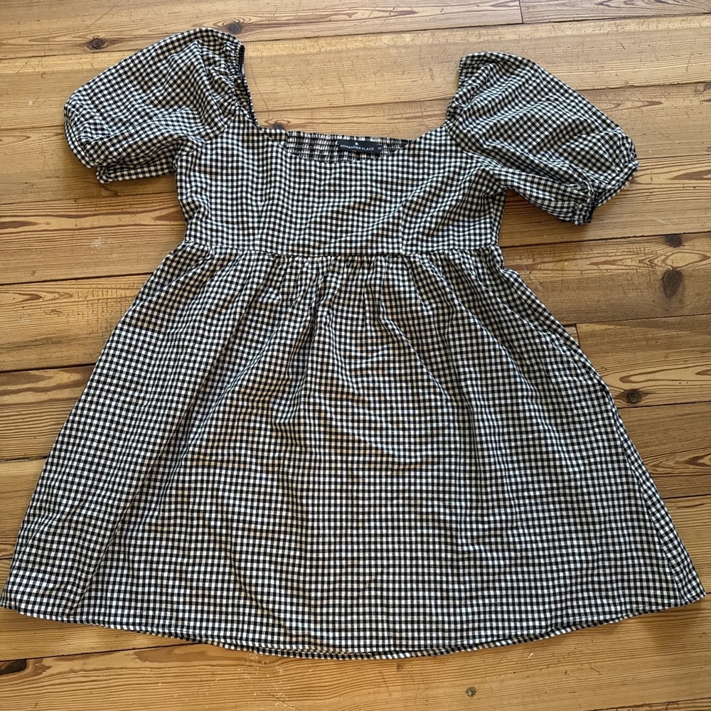 NWOT Tuckernuck Black White Smocked Back XXL Puff Sleeves  Pomander Place Pocket